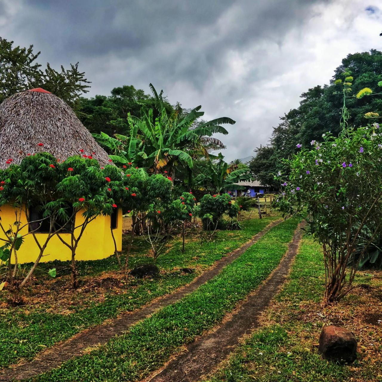 Finca Del Sol Eco Lodge Santa Cruz Exteriör bild